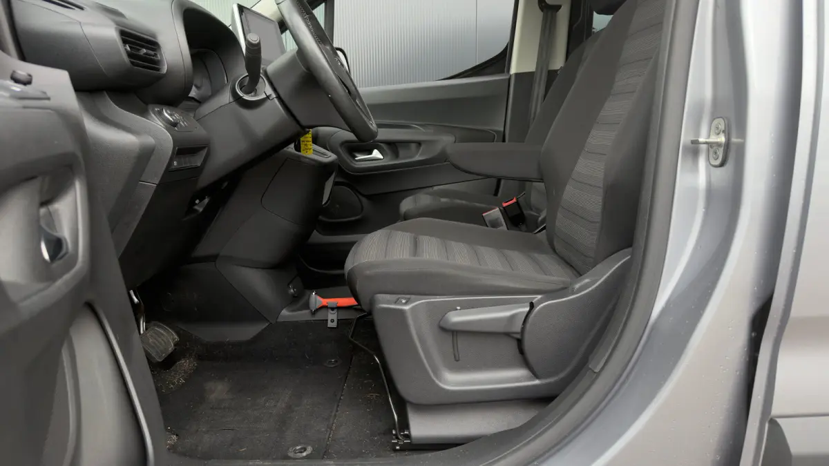 136pk L1H1 Edition 50 kWh | SOH: 91,63% | Trekhaak | Achteruitrijcamera | Cruise Control | Carplay |