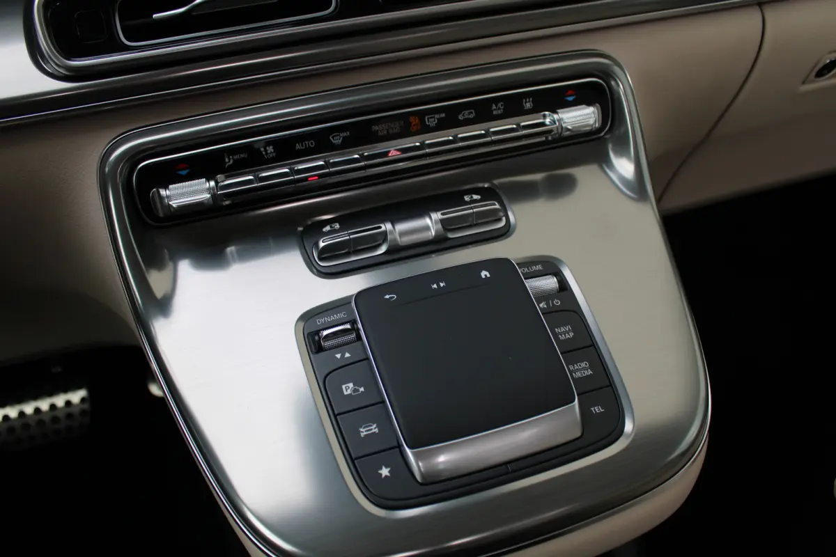 300d / AMG / Exclusive / 7-Pers / Pano / Luchtv / Elec Stoel / Burmester / Vol Opties / NIEUW!!