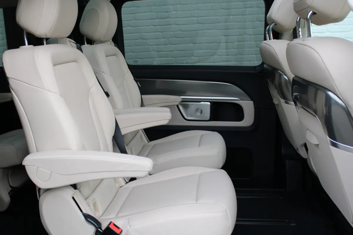300d / AMG / Exclusive / 7-Pers / Pano / Luchtv / Elec Stoel / Burmester / Vol Opties / NIEUW!!