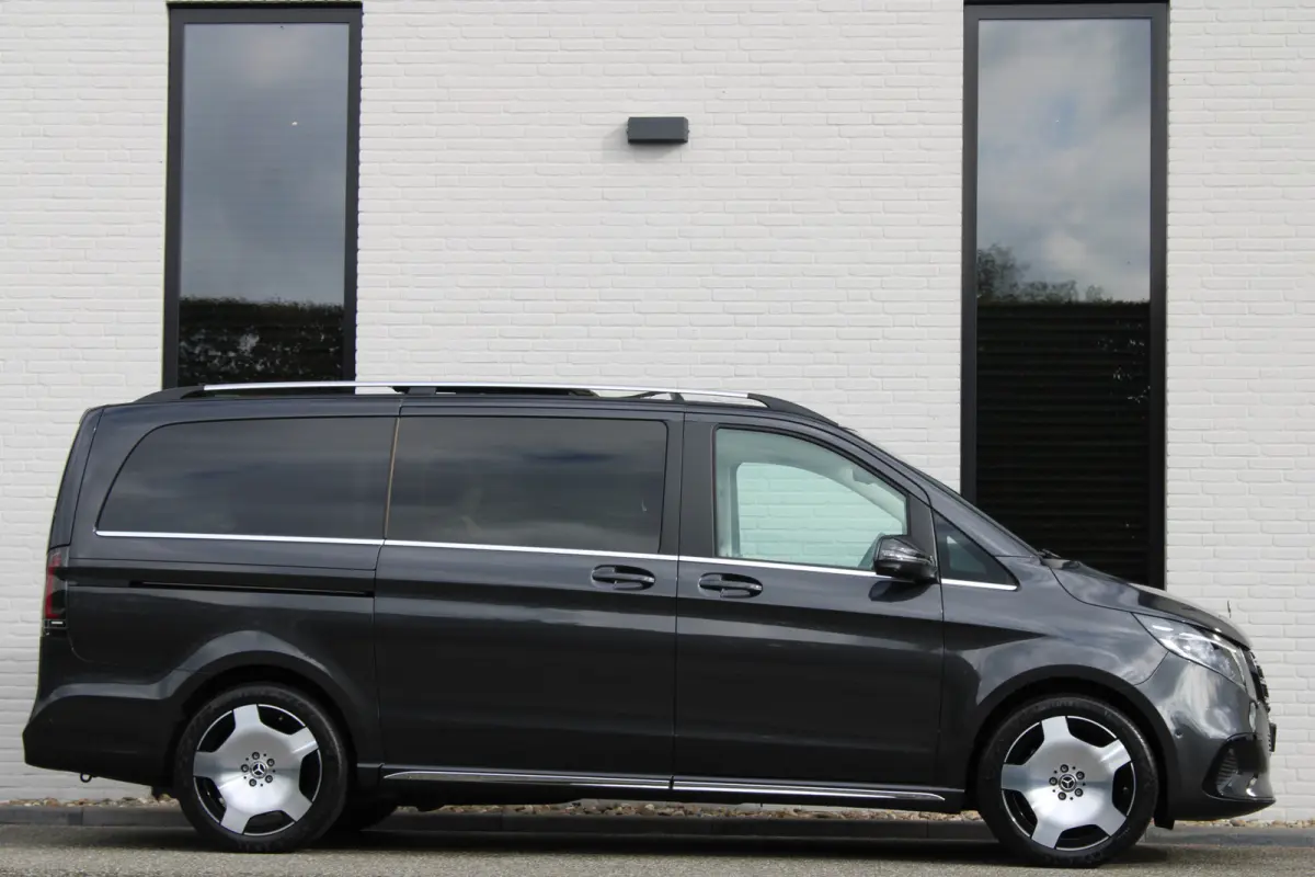 300d / AMG / Exclusive / 7-Pers / Pano / Luchtv / Elec Stoel / Burmester / Vol Opties / NIEUW!!