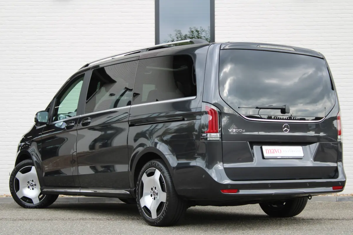 300d / AMG / Exclusive / 7-Pers / Pano / Luchtv / Elec Stoel / Burmester / Vol Opties / NIEUW!!
