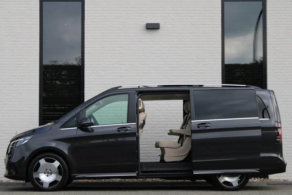 300d / AMG / Exclusive / 7-Pers / Pano / Luchtv / Elec Stoel / Burmester / Vol Opties / NIEUW!!