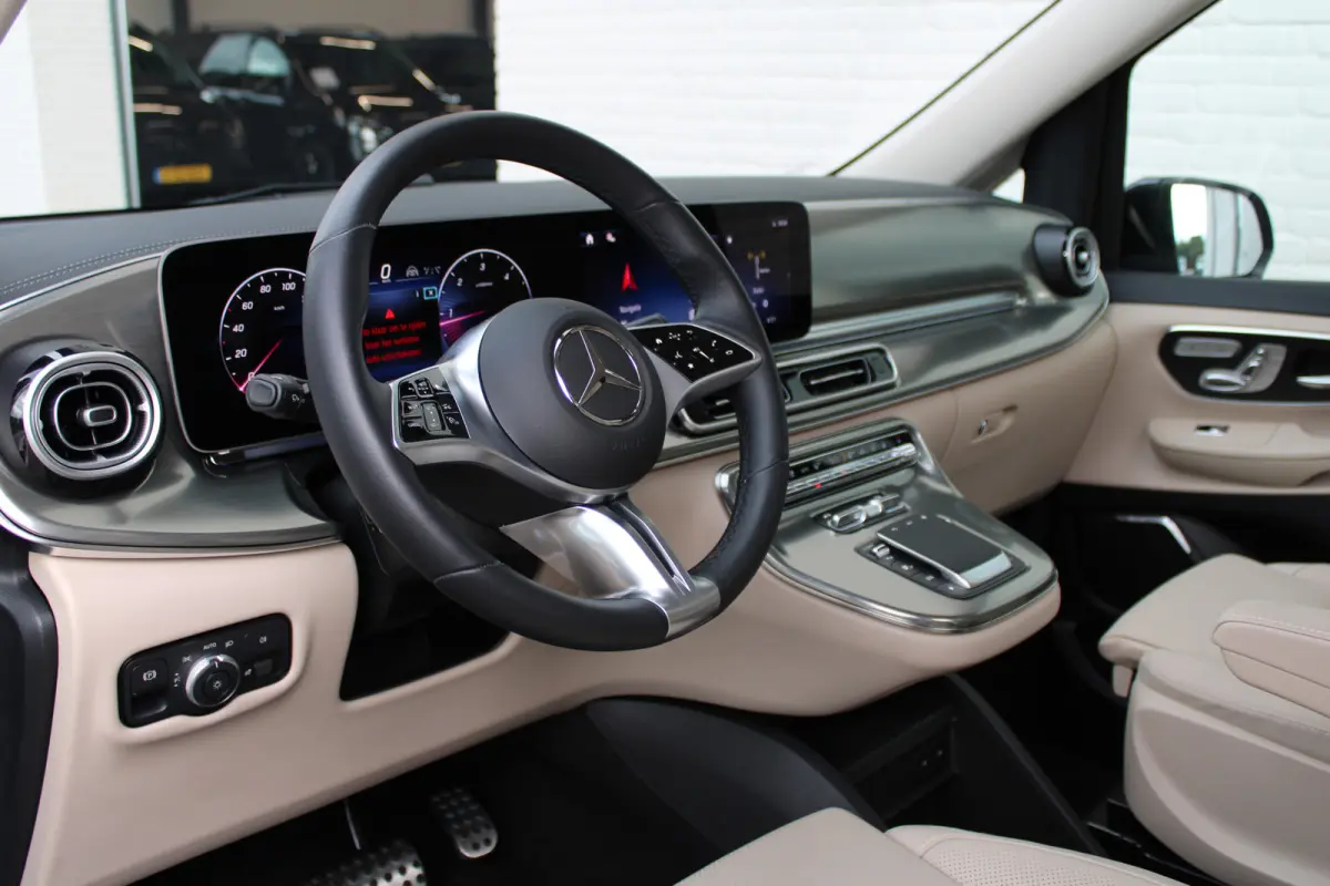 300d / AMG / Exclusive / 7-Pers / Pano / Luchtv / Elec Stoel / Burmester / Vol Opties / NIEUW!!