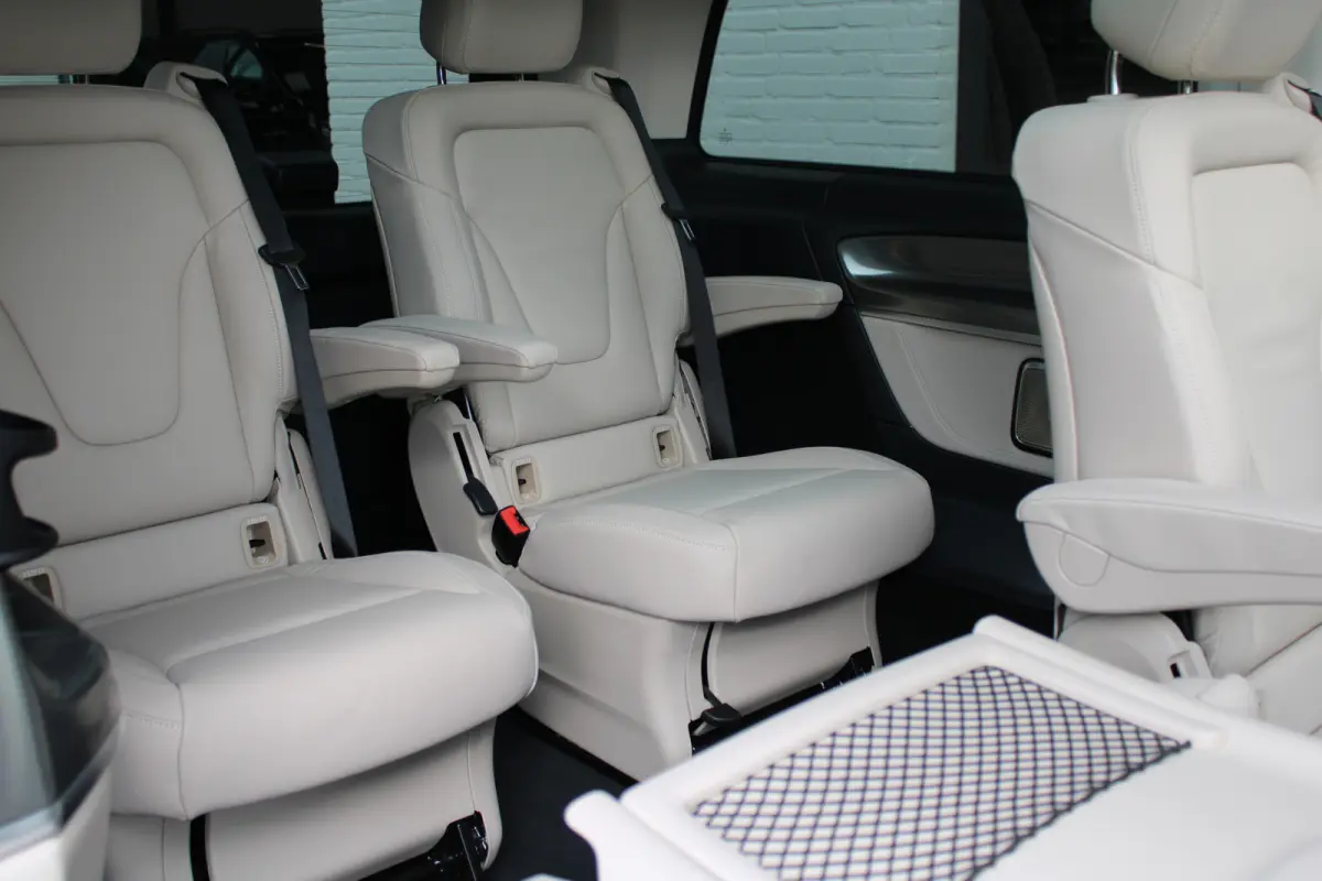 300d / AMG / Exclusive / 7-Pers / Pano / Luchtv / Elec Stoel / Burmester / Vol Opties / NIEUW!!