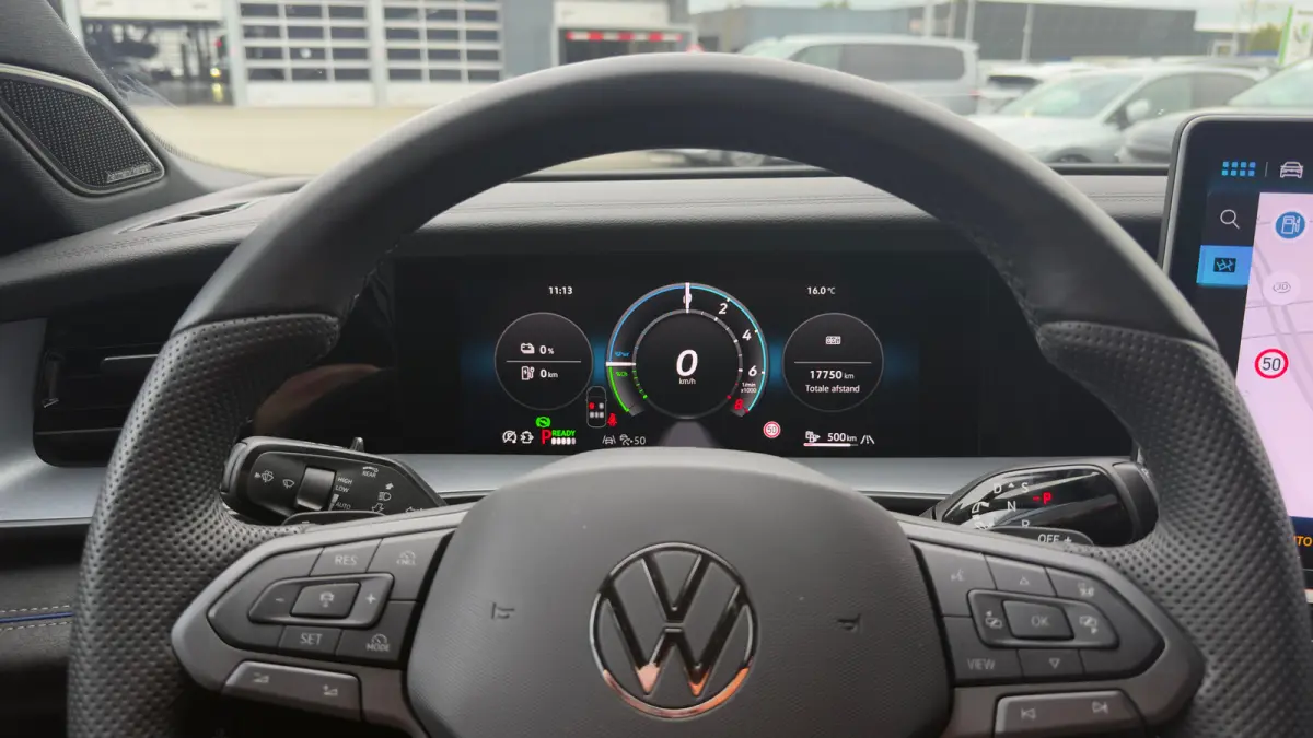 1.5 eHybrid 272pk R-Line Edition | SOH: 100% | Trekhaak | Panoramadak | 360 Camera | Harman/Kardon Audio | Adaptive Cruise | Leder |