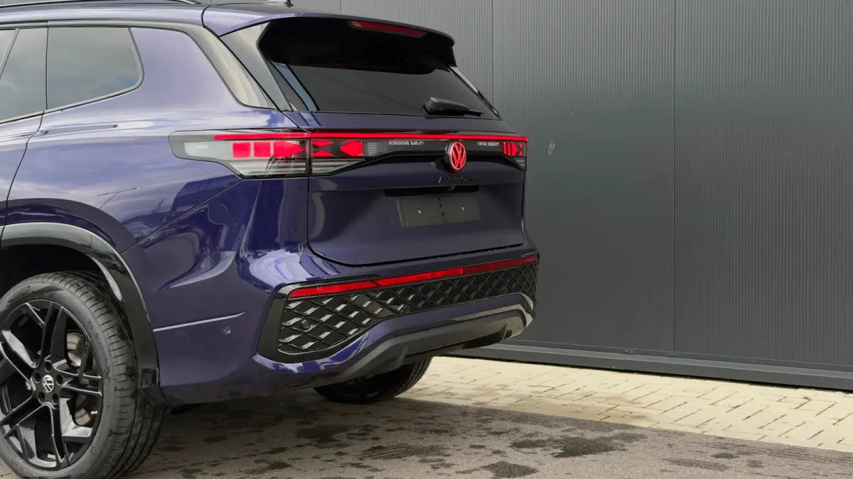 1.5 eHybrid 272pk R-Line Edition | SOH: 100% | Trekhaak | Panoramadak | 360 Camera | Harman/Kardon Audio | Adaptive Cruise | Leder |
