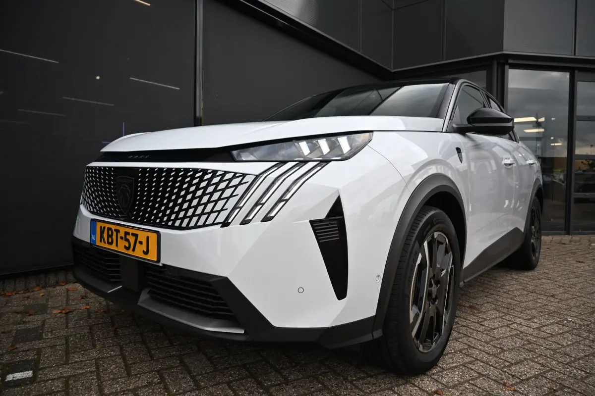 1.6 plug-in Hybrid 225 GT Tot 8 Jaar Garantie! | 7,4kW Lader | Adaptive Cruise | 360 Camera | LED-Matrix | Elektr. Achterklep | !!