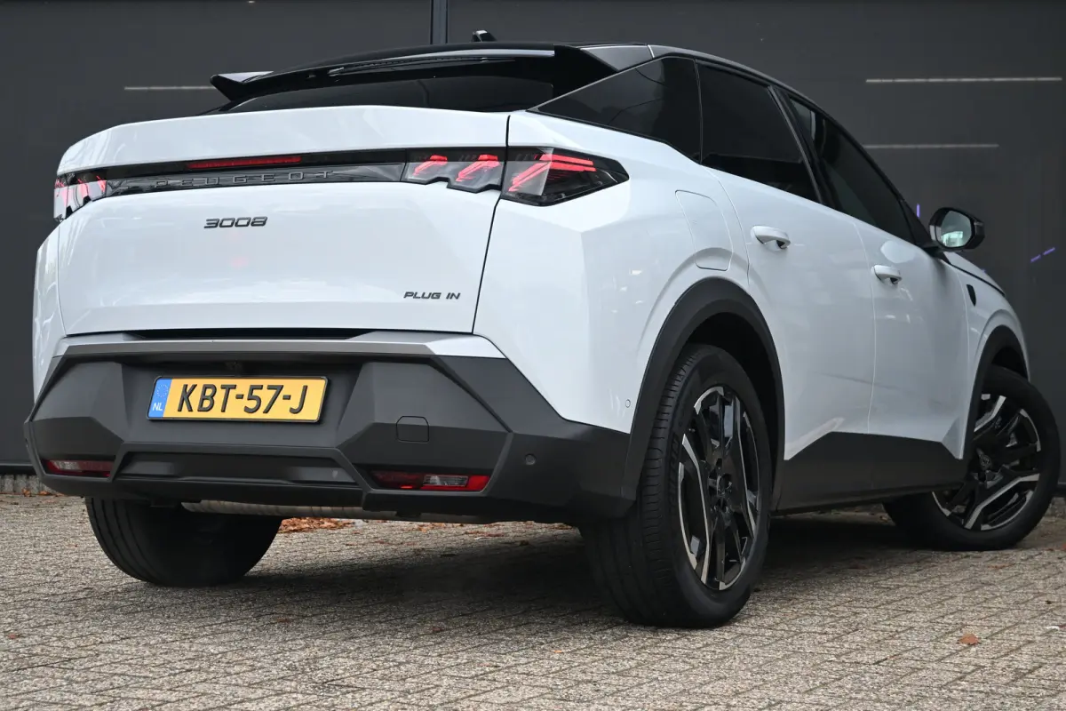 1.6 plug-in Hybrid 225 GT Tot 8 Jaar Garantie! | 7,4kW Lader | Adaptive Cruise | 360 Camera | LED-Matrix | Elektr. Achterklep | !!