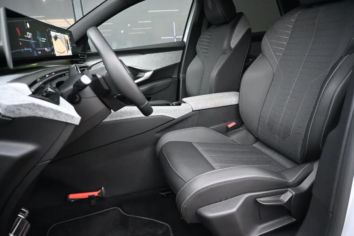 1.6 plug-in Hybrid 225 GT Tot 8 Jaar Garantie! | 7,4kW Lader | Adaptive Cruise | 360 Camera | LED-Matrix | Elektr. Achterklep | !!
