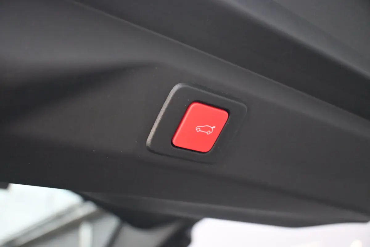 1.6 plug-in Hybrid 225 GT Tot 8 Jaar Garantie! | 7,4kW Lader | Adaptive Cruise | 360 Camera | LED-Matrix | Elektr. Achterklep | !!