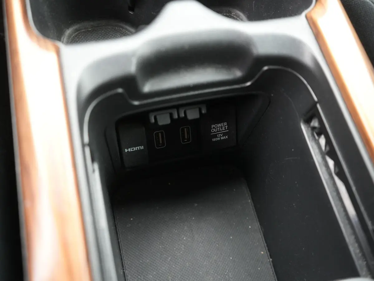 2.0 Hybrid AWD Lifestyle | AUTOMAAT | TREKHAAK | AWD | VIRTUEEL | STOELVERWARMING | ADAPTIEVE CRUISE | CLIMA | NAVIGATIE | 12 MAANDEN BOVAG GARANTIE |