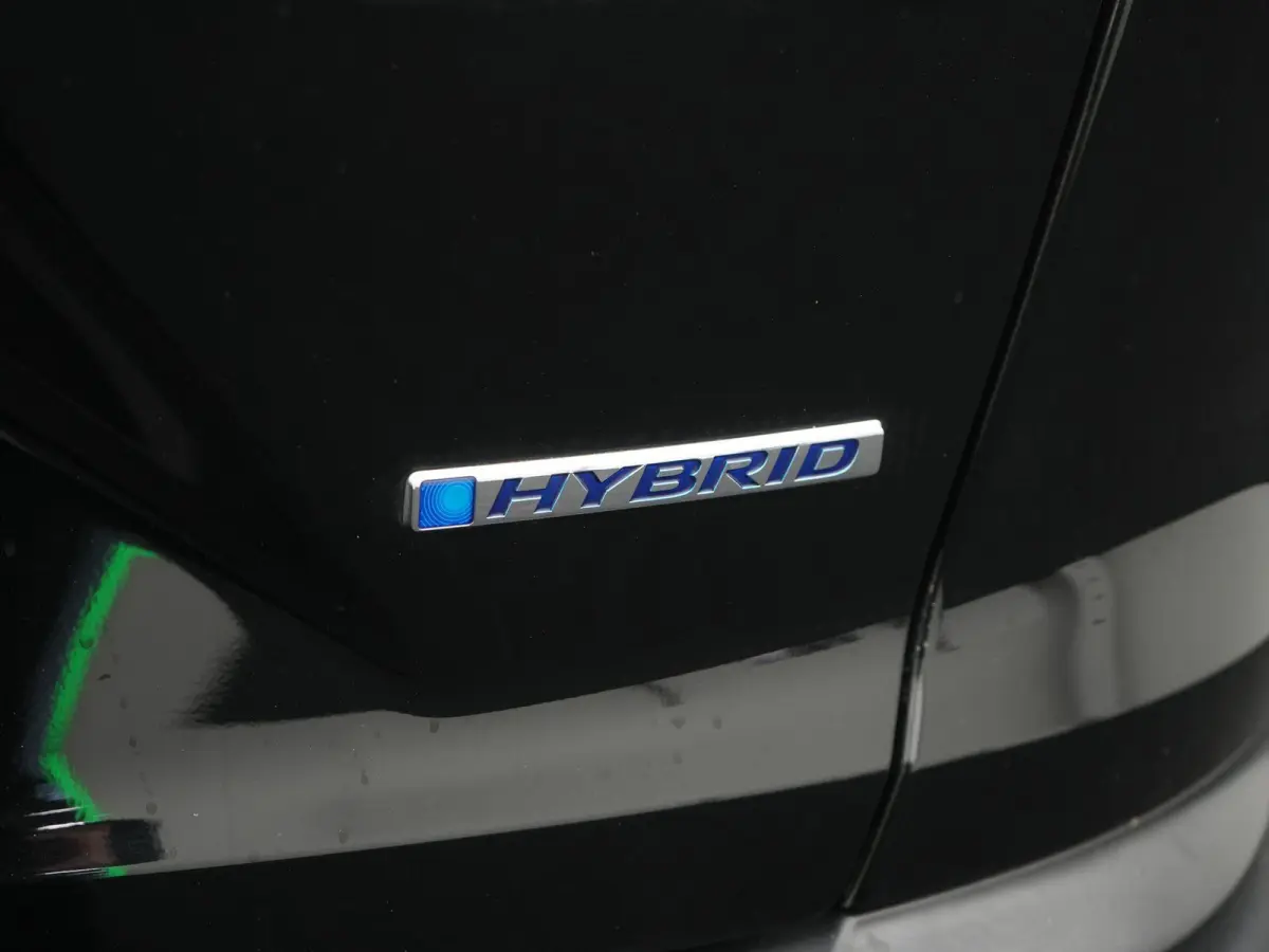 2.0 Hybrid AWD Lifestyle | AUTOMAAT | TREKHAAK | AWD | VIRTUEEL | STOELVERWARMING | ADAPTIEVE CRUISE | CLIMA | NAVIGATIE | 12 MAANDEN BOVAG GARANTIE |