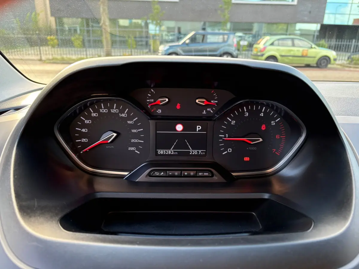 Long 1.2 Puretech Long Allure 7p. AUTOMAAT-GARANTIE, TREKHAAK