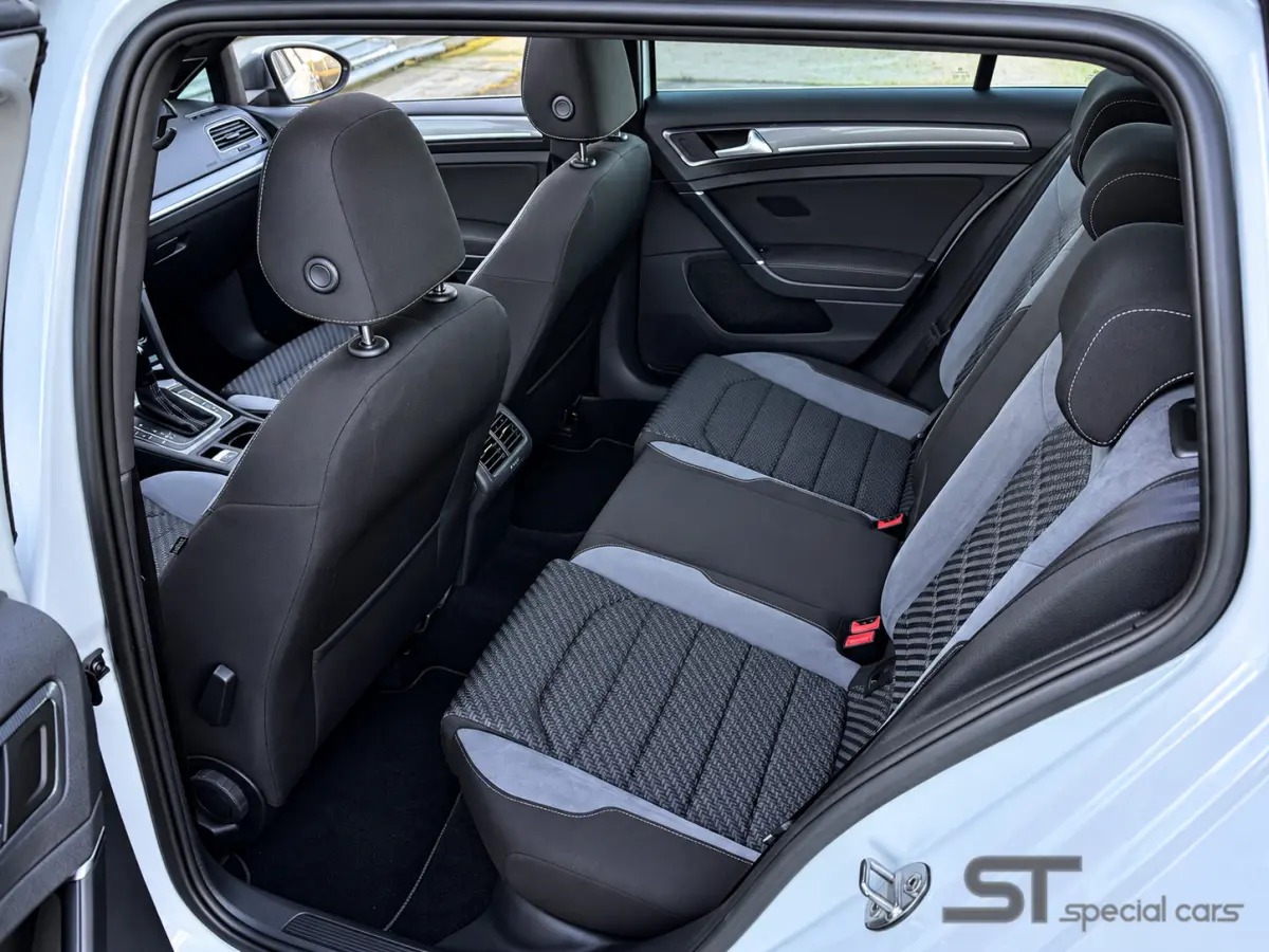 1.5 TSI Highline ACT R-Line|Pano|Dynaudio