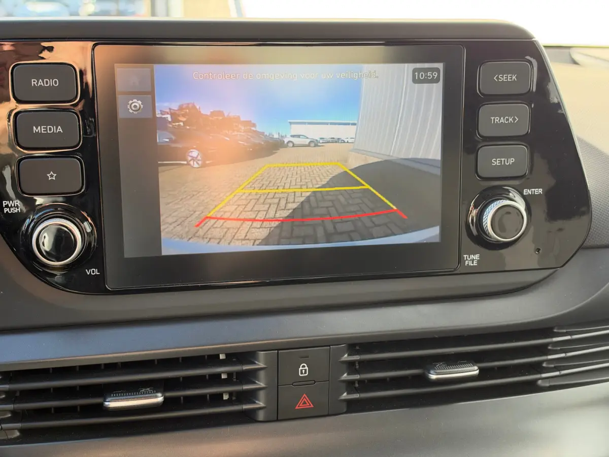 1.0 T-GDI 100pk Comfort | Airco | Camera | Carplay | Cruise control | Dodehoek detectie | Navigatie | Parkeersensoren | Digitaal cockpit | Lichtmetalen velgen