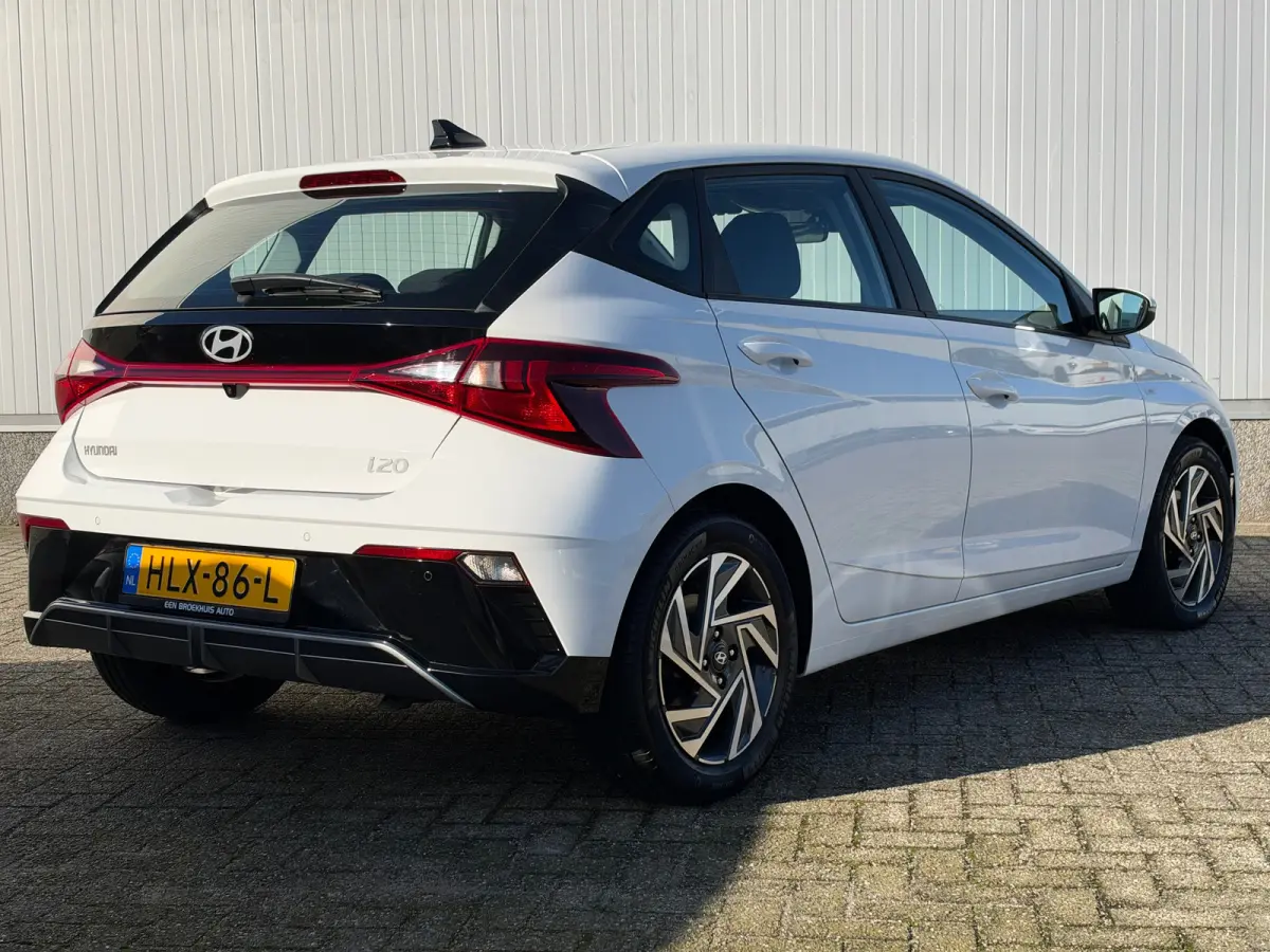 1.0 T-GDI 100pk Comfort | Airco | Camera | Carplay | Cruise control | Dodehoek detectie | Navigatie | Parkeersensoren | Digitaal cockpit | Lichtmetalen velgen