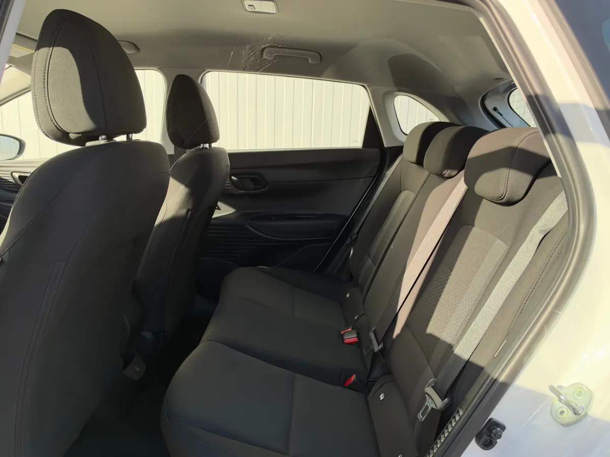 1.0 T-GDI 100pk Comfort | Airco | Camera | Carplay | Cruise control | Dodehoek detectie | Navigatie | Parkeersensoren | Digitaal cockpit | Lichtmetalen velgen