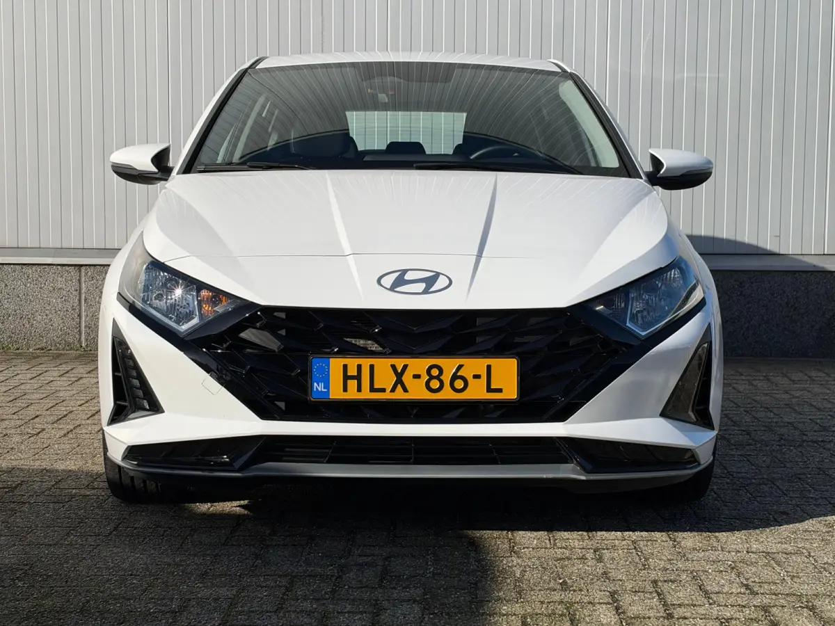 1.0 T-GDI 100pk Comfort | Airco | Camera | Carplay | Cruise control | Dodehoek detectie | Navigatie | Parkeersensoren | Digitaal cockpit | Lichtmetalen velgen