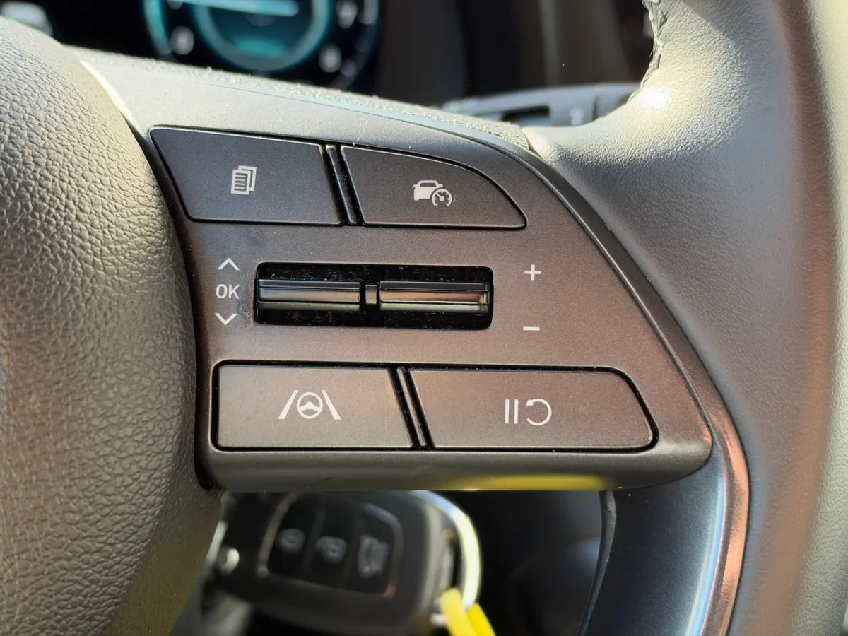 1.0 T-GDI 100pk Comfort | Airco | Camera | Carplay | Cruise control | Dodehoek detectie | Navigatie | Parkeersensoren | Digitaal cockpit | Lichtmetalen velgen