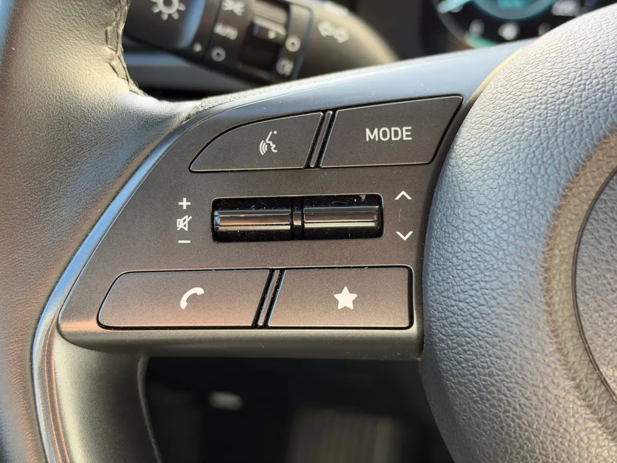 1.0 T-GDI 100pk Comfort | Airco | Camera | Carplay | Cruise control | Dodehoek detectie | Navigatie | Parkeersensoren | Digitaal cockpit | Lichtmetalen velgen