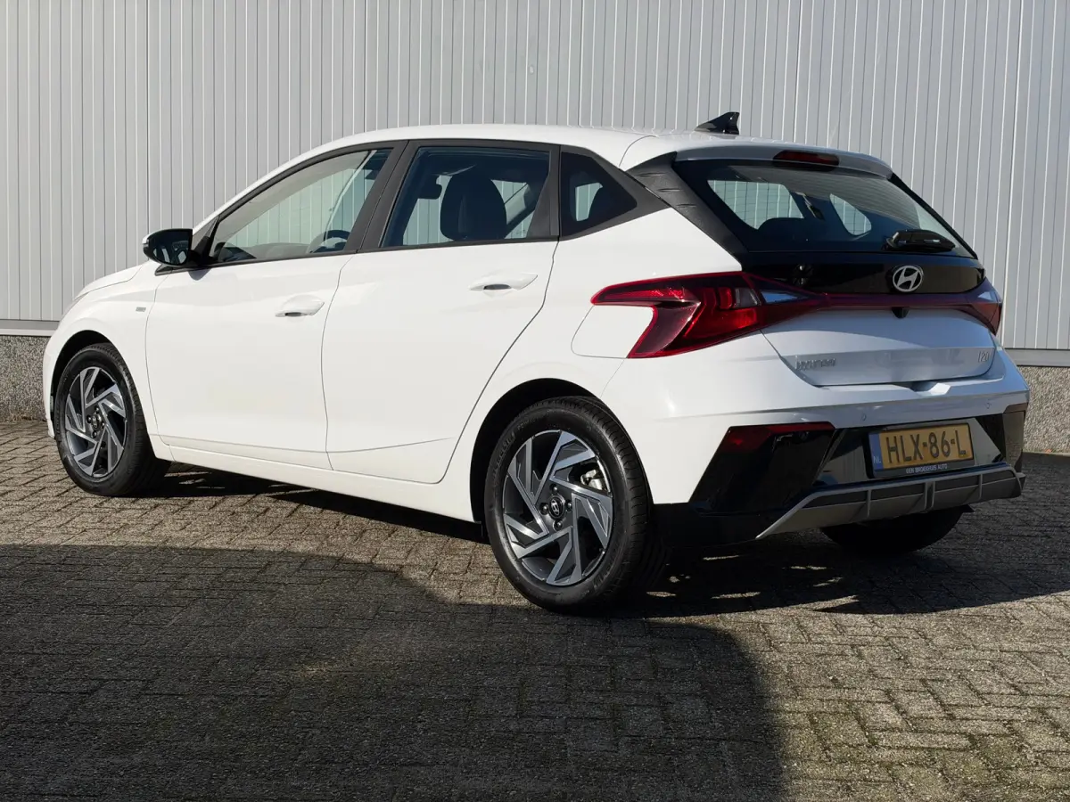 1.0 T-GDI 100pk Comfort | Airco | Camera | Carplay | Cruise control | Dodehoek detectie | Navigatie | Parkeersensoren | Digitaal cockpit | Lichtmetalen velgen