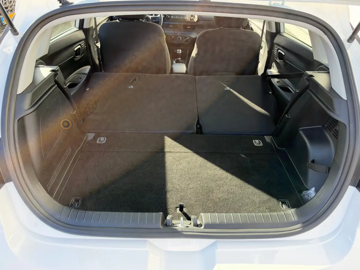 1.0 T-GDI 100pk Comfort | Airco | Camera | Carplay | Cruise control | Dodehoek detectie | Navigatie | Parkeersensoren | Digitaal cockpit | Lichtmetalen velgen