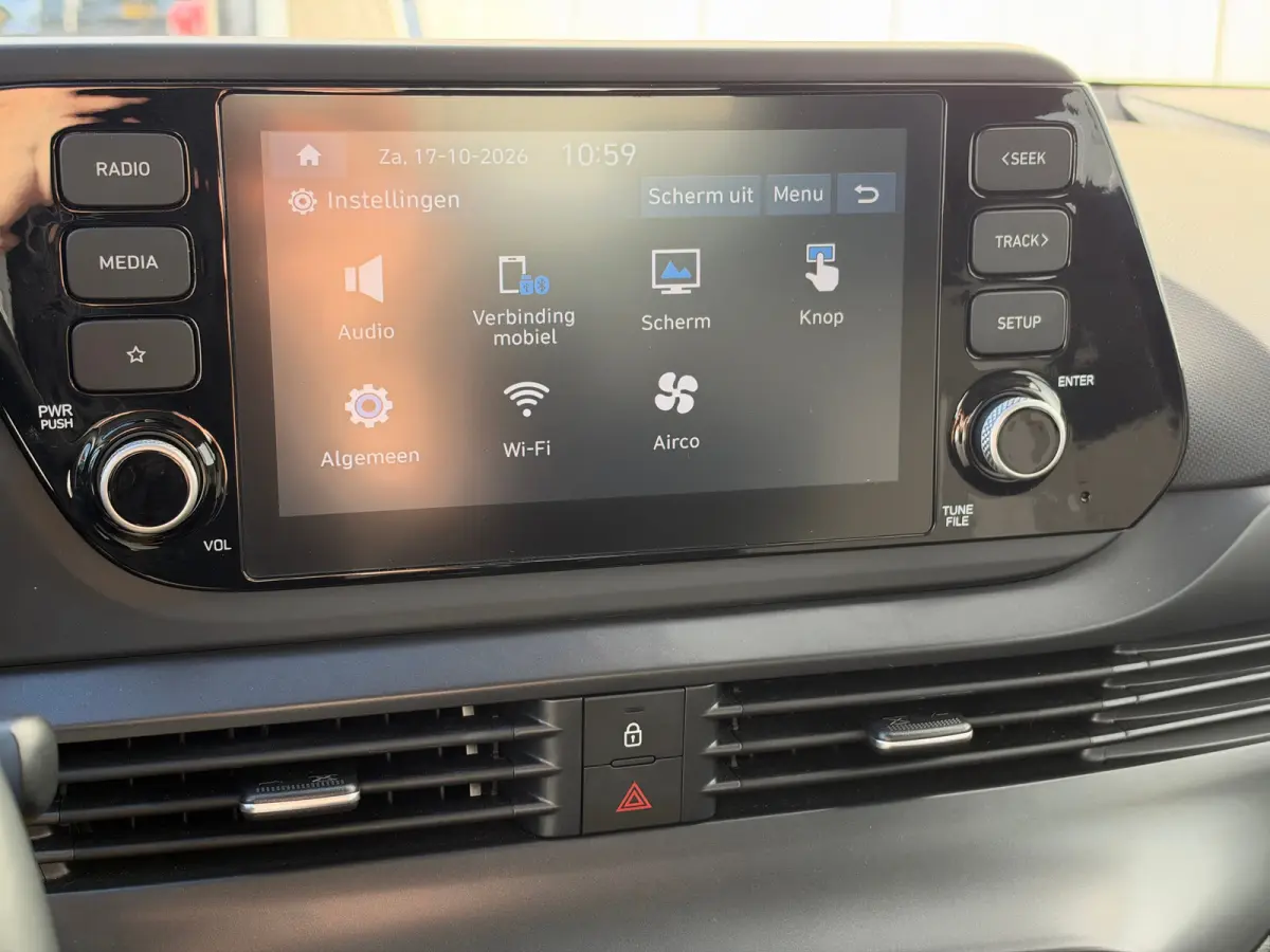 1.0 T-GDI 100pk Comfort | Airco | Camera | Carplay | Cruise control | Dodehoek detectie | Navigatie | Parkeersensoren | Digitaal cockpit | Lichtmetalen velgen