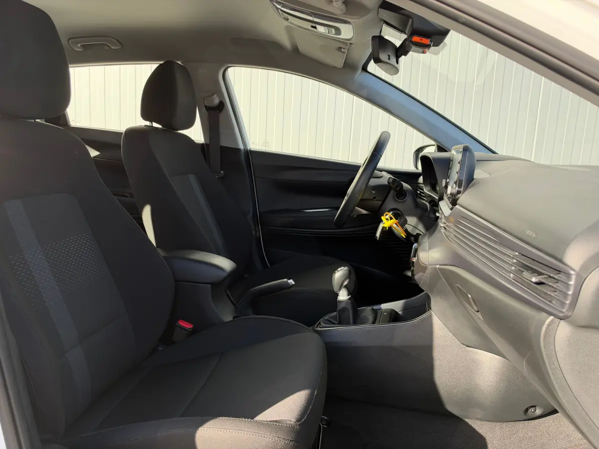 1.0 T-GDI 100pk Comfort | Airco | Camera | Carplay | Cruise control | Dodehoek detectie | Navigatie | Parkeersensoren | Digitaal cockpit | Lichtmetalen velgen