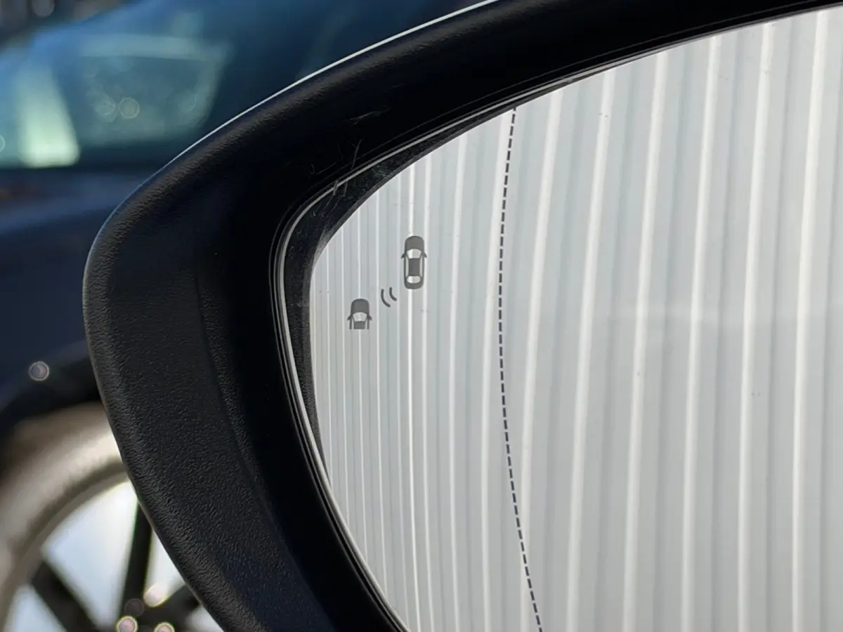 1.0 T-GDI 100pk Comfort | Airco | Camera | Carplay | Cruise control | Dodehoek detectie | Navigatie | Parkeersensoren | Digitaal cockpit | Lichtmetalen velgen