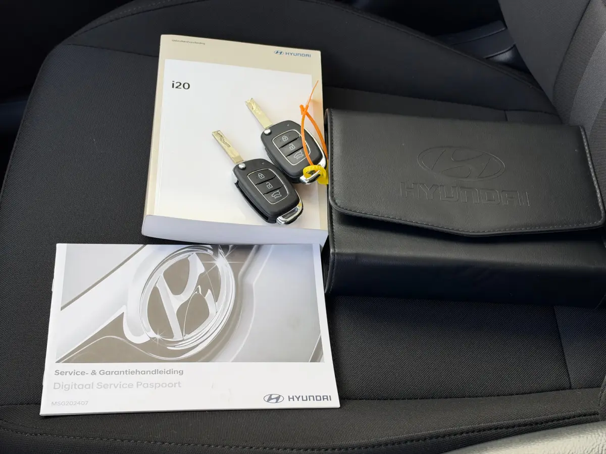 1.0 T-GDI 100pk Comfort | Airco | Camera | Carplay | Cruise control | Dodehoek detectie | Navigatie | Parkeersensoren | Digitaal cockpit | Lichtmetalen velgen