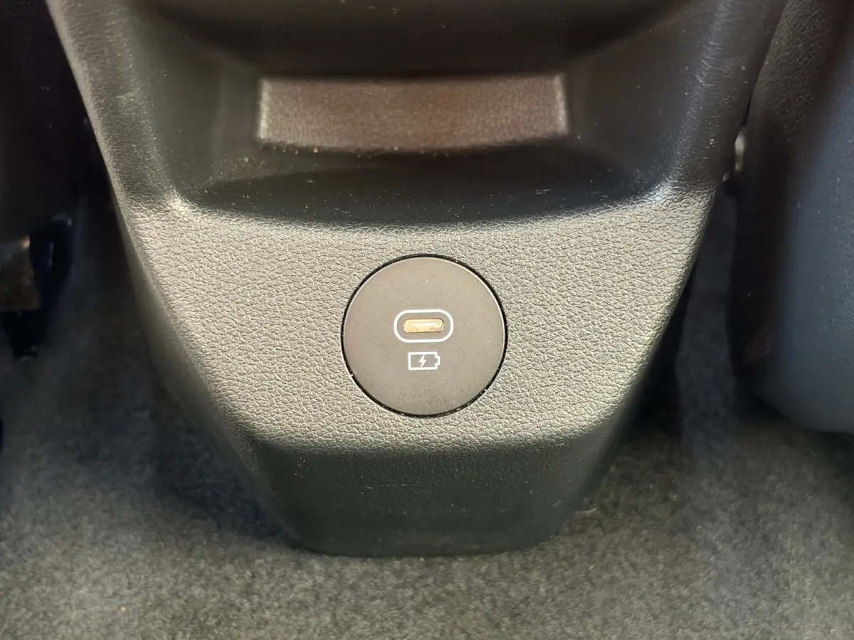 1.0 T-GDI 100pk Comfort | Airco | Camera | Carplay | Cruise control | Dodehoek detectie | Navigatie | Parkeersensoren | Digitaal cockpit | Lichtmetalen velgen