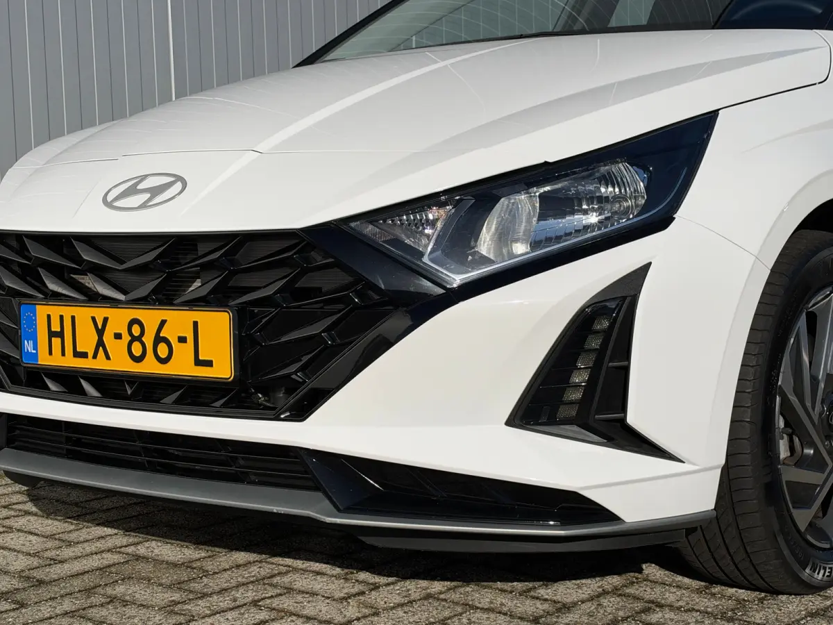 1.0 T-GDI 100pk Comfort | Airco | Camera | Carplay | Cruise control | Dodehoek detectie | Navigatie | Parkeersensoren | Digitaal cockpit | Lichtmetalen velgen