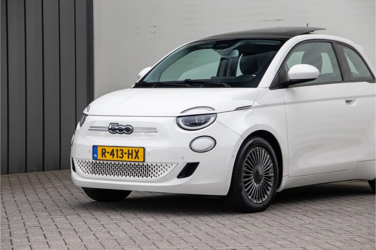Icon 42 kWh Panorama, Carplay, Stoelverwarming