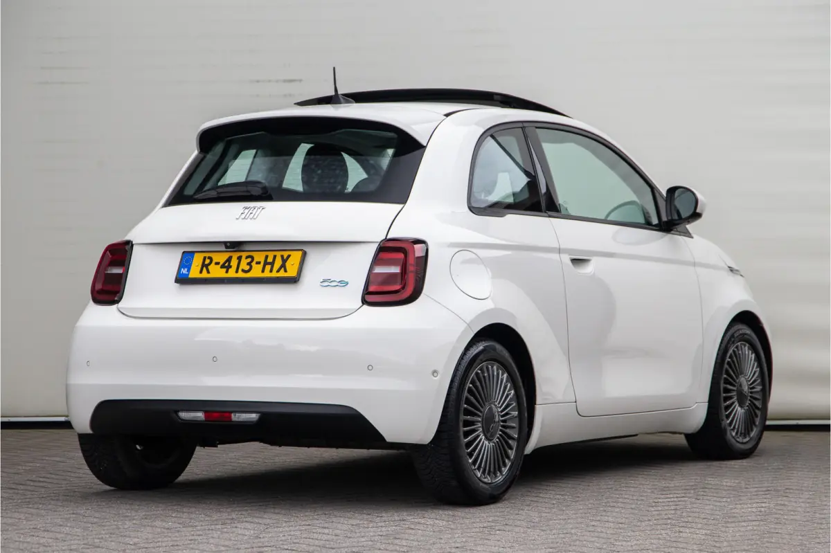 Icon 42 kWh Panorama, Carplay, Stoelverwarming