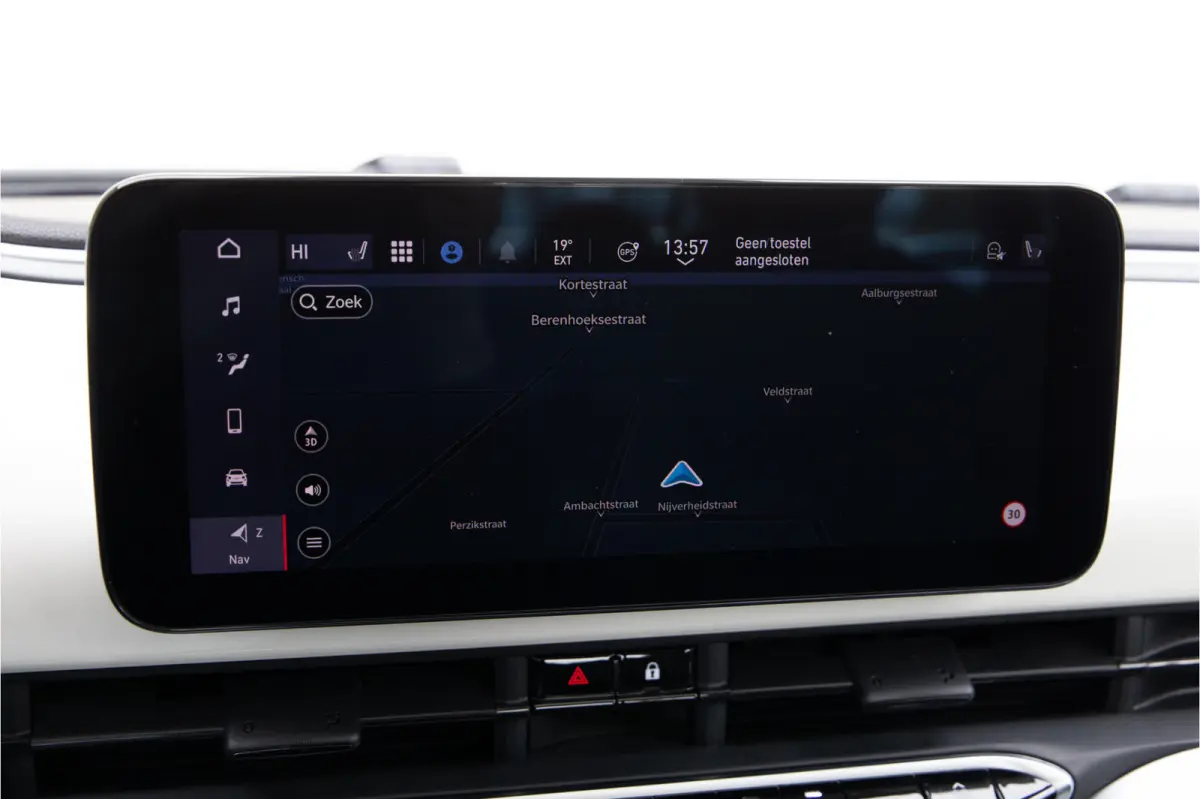 Icon 42 kWh Panorama, Carplay, Stoelverwarming
