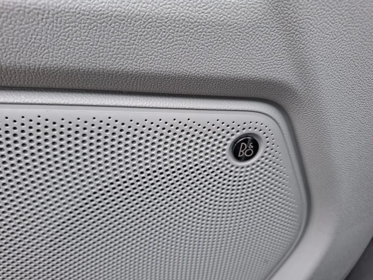 340 L2H1 Limited 71 kWh | Wordt verwacht | 360GR Camera | LMV 17" | Voorstoelen/Voorruit Verwarmd | Rondomzicht Camera | Cruise Control Adaptief | Trekhaak | Airco |
