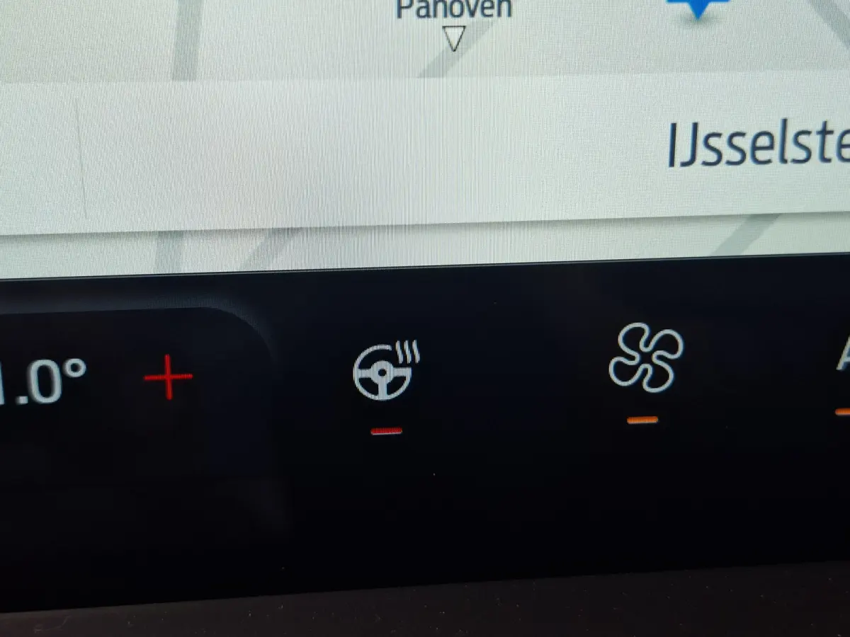 340 L2H1 Limited 71 kWh | Wordt verwacht | 360GR Camera | LMV 17" | Voorstoelen/Voorruit Verwarmd | Rondomzicht Camera | Cruise Control Adaptief | Trekhaak | Airco |