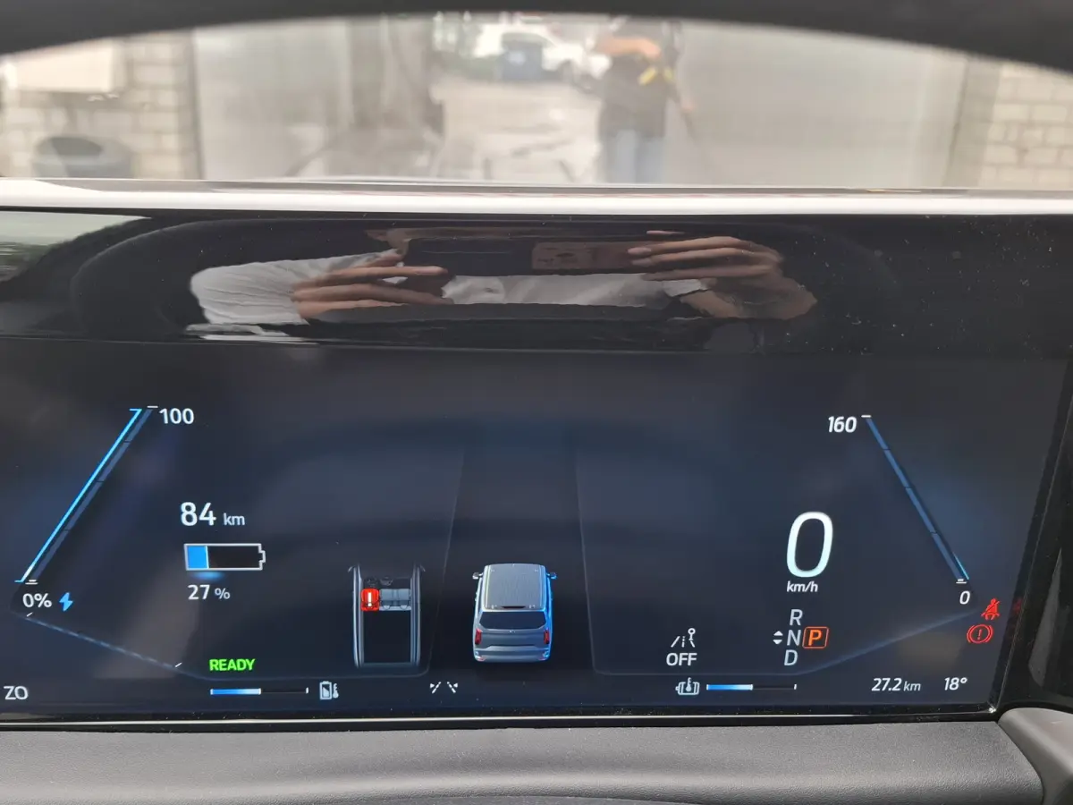 340 L2H1 Limited 71 kWh | Wordt verwacht | 360GR Camera | LMV 17" | Voorstoelen/Voorruit Verwarmd | Rondomzicht Camera | Cruise Control Adaptief | Trekhaak | Airco |