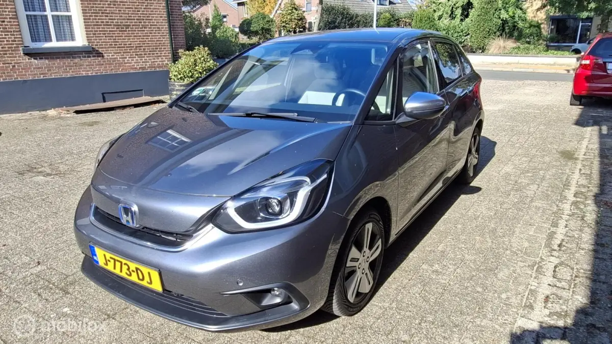 1.5 e:HEV Executive All Weather Banden