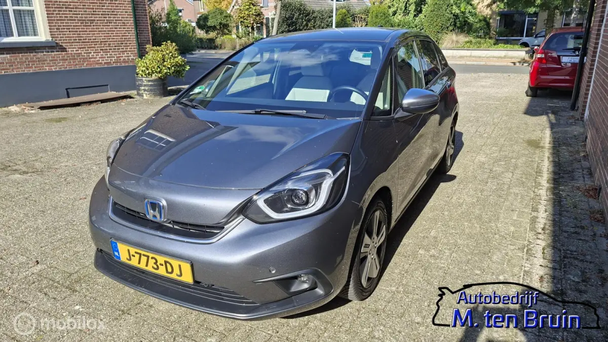 1.5 e:HEV Executive NAVI / All Weather Banden