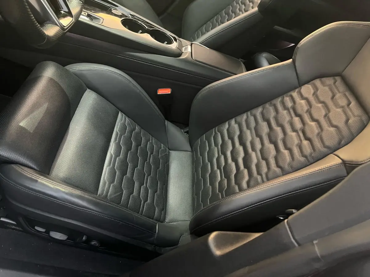 GT 93 kWh VERWACHT | PANORAMADAK | STOELVENTILATIE & VERWARMING | 360 CAMERA | BANG & OLUFSEN | VIRTUEEL | BTW | RS-SEATS | ELEKTRISCHE STOEL | NAVIGATIE | 12 MAANDEN BOVAG GARANTIE |