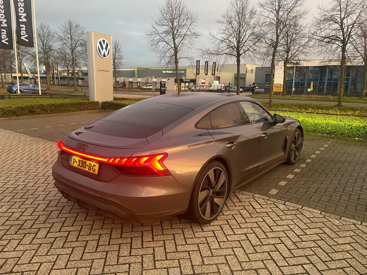 GT 93 kWh VERWACHT | PANORAMADAK | STOELVENTILATIE & VERWARMING | 360 CAMERA | BANG & OLUFSEN | VIRTUEEL | BTW | RS-SEATS | ELEKTRISCHE STOEL | NAVIGATIE | 12 MAANDEN BOVAG GARANTIE |
