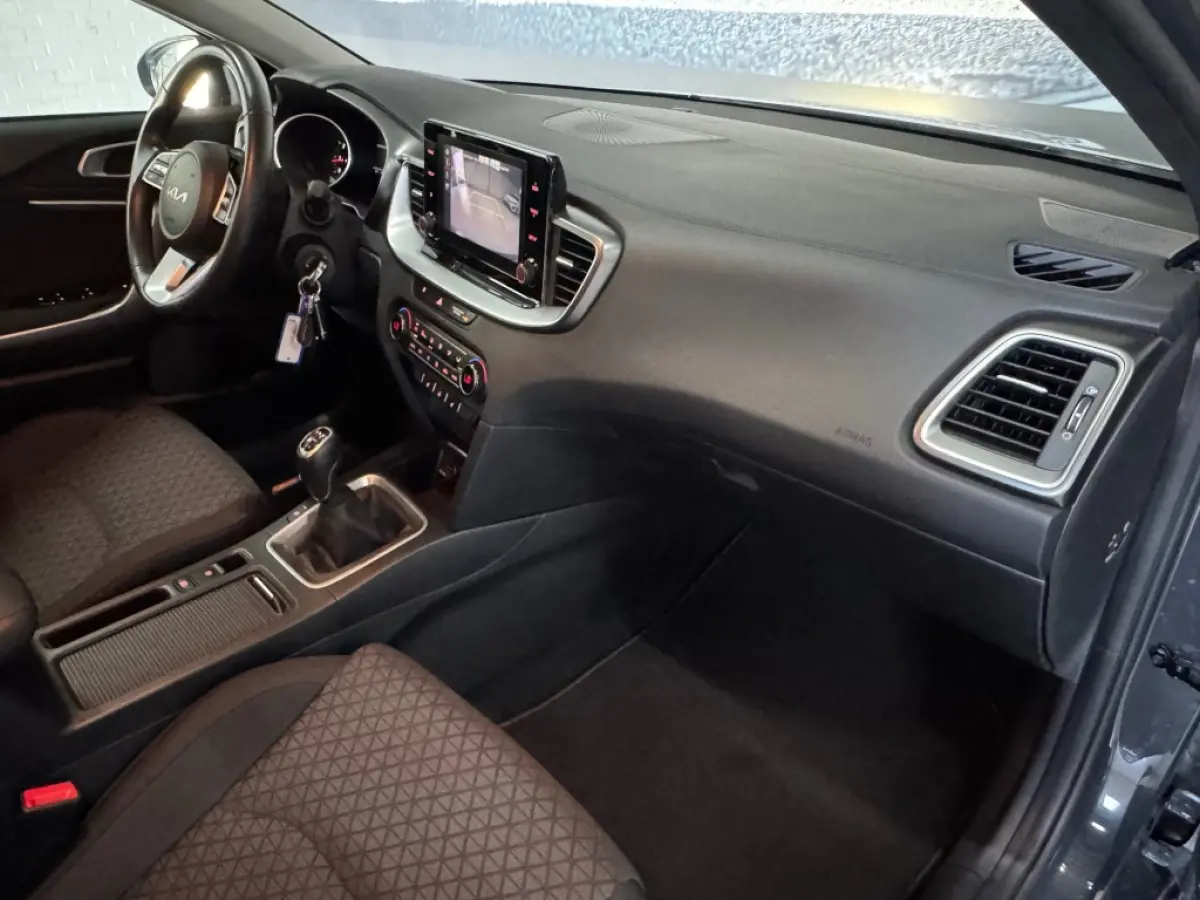 Sportswagon 1.5 T-GDI Vision Sportswagon / 26429 km / Apple carplay / Stuurverwarming / Boekjes ingevuld aanwezig.