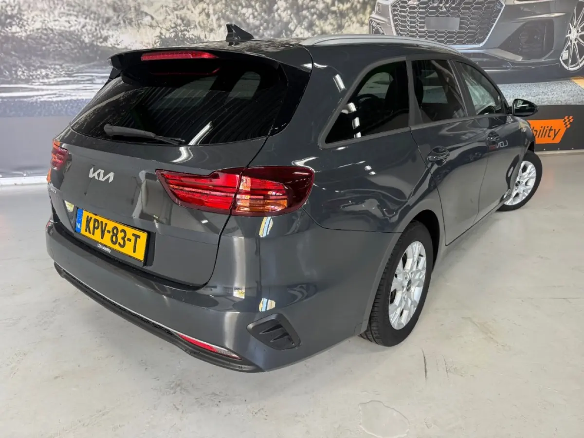 Sportswagon 1.5 T-GDI Vision Sportswagon / 26429 km / Apple carplay / Stuurverwarming / Boekjes ingevuld aanwezig.