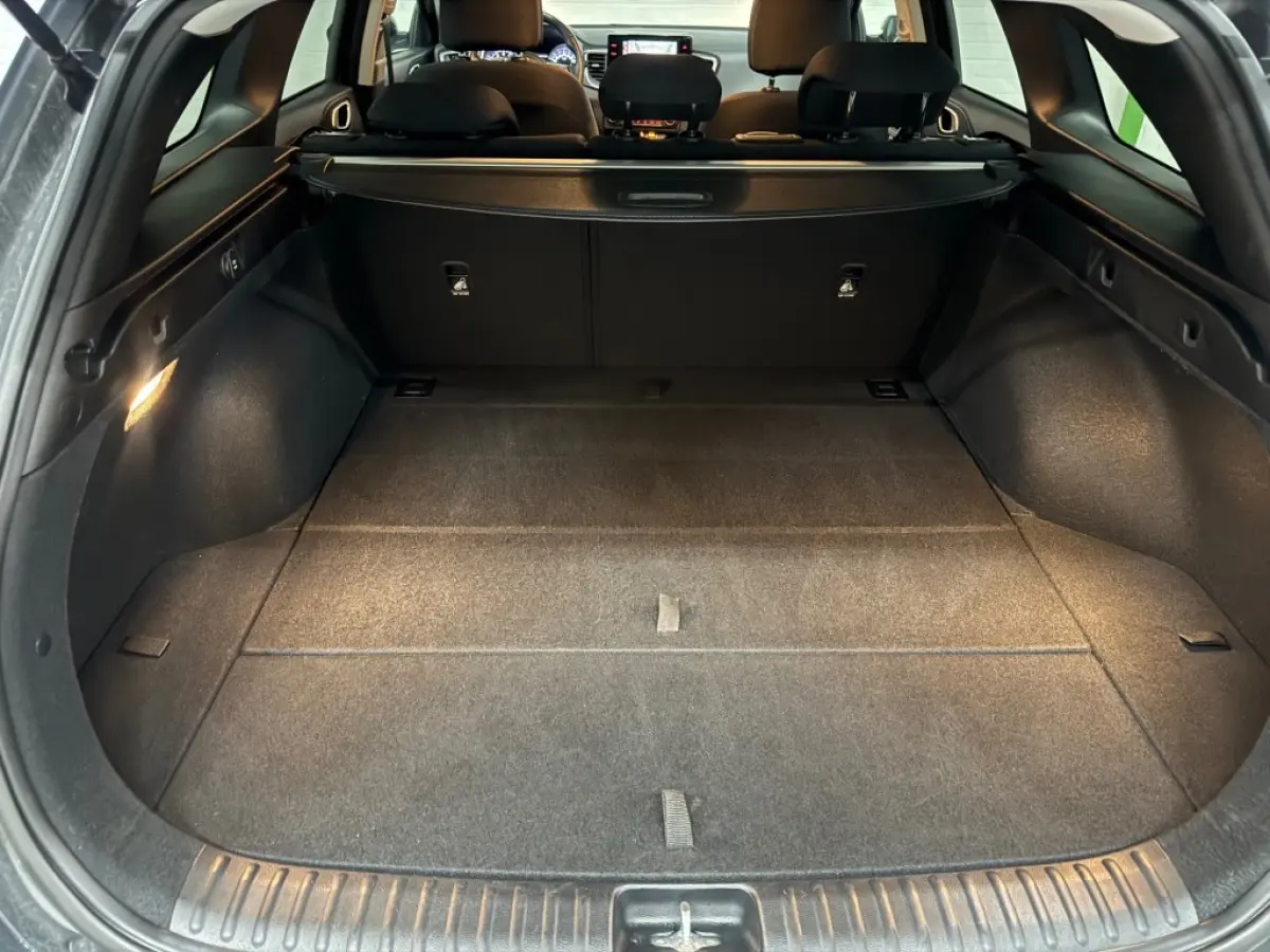 Sportswagon 1.5 T-GDI Vision Sportswagon / 26429 km / Apple carplay / Stuurverwarming / Boekjes ingevuld aanwezig.
