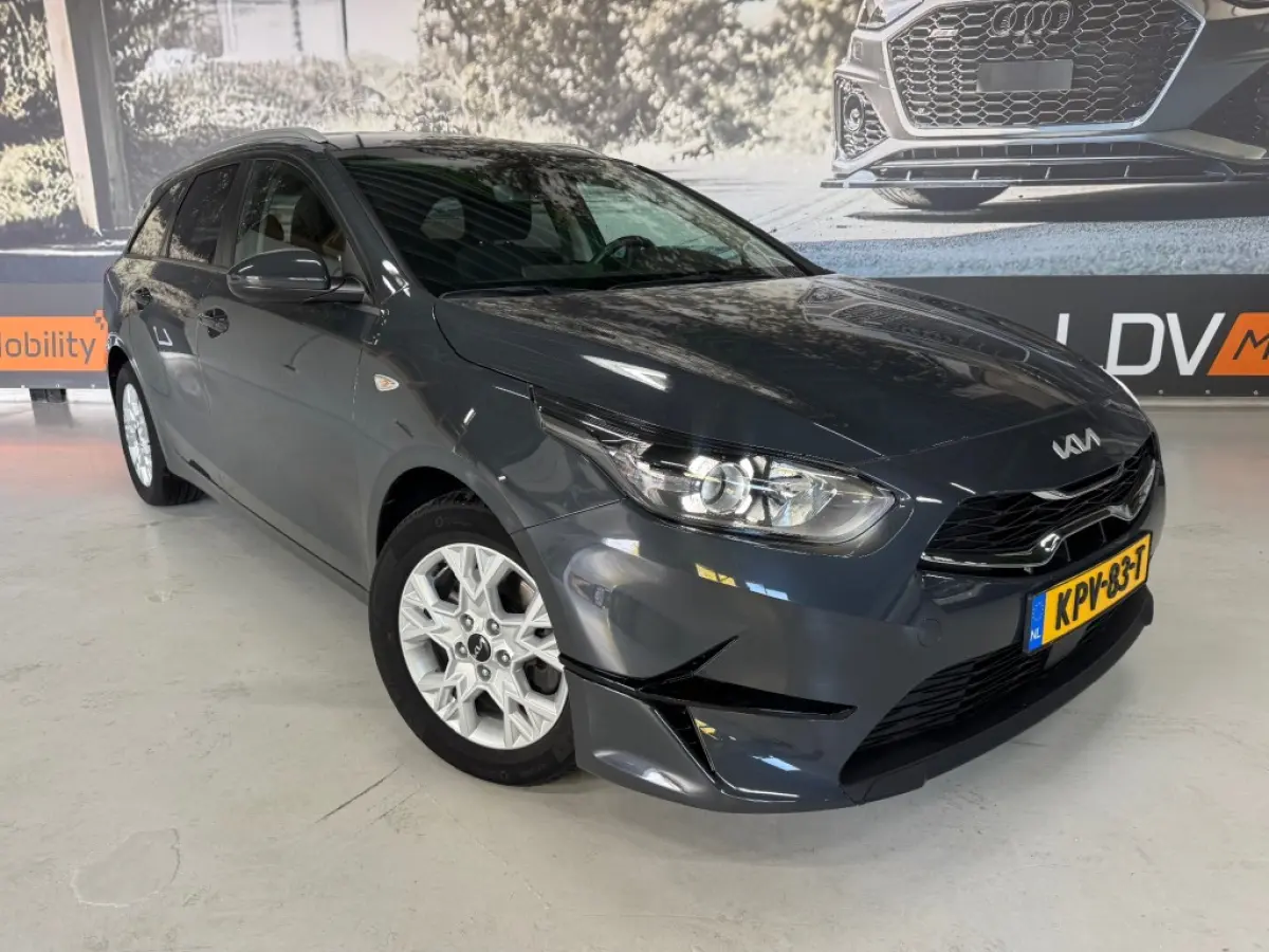 Sportswagon 1.5 T-GDI Vision Sportswagon / 26429 km / Apple carplay / Stuurverwarming / Boekjes ingevuld aanwezig.