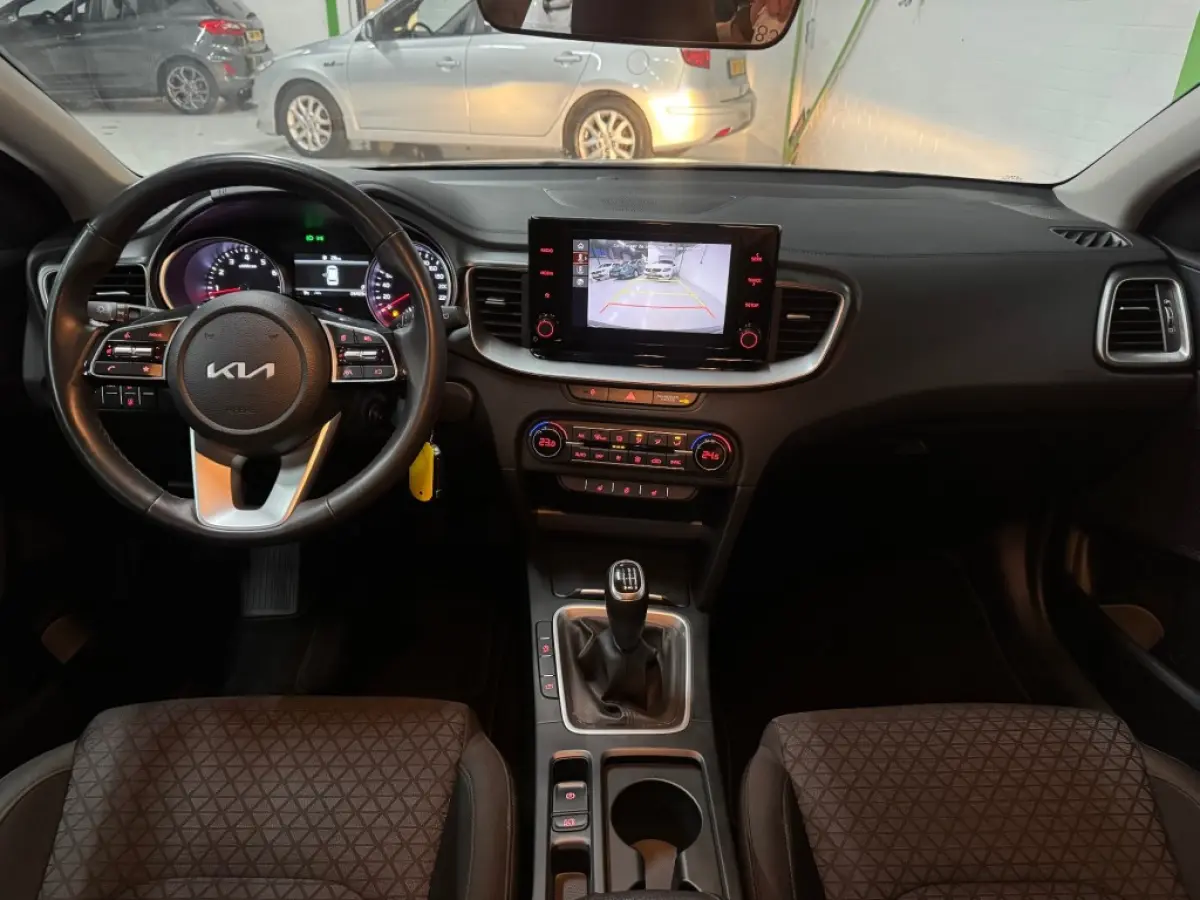 Sportswagon 1.5 T-GDI Vision Sportswagon / 26429 km / Apple carplay / Stuurverwarming / Boekjes ingevuld aanwezig.