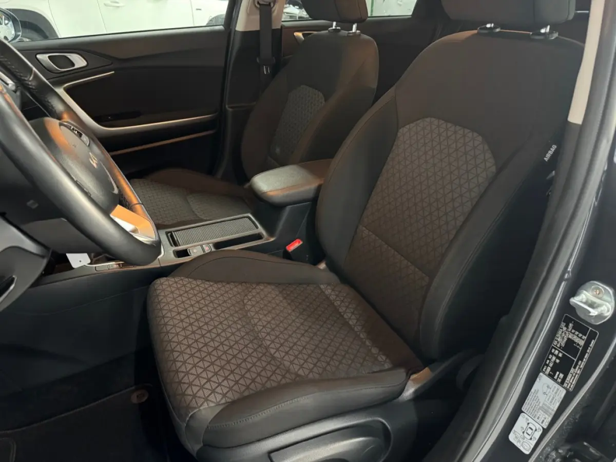 Sportswagon 1.5 T-GDI Vision Sportswagon / 26429 km / Apple carplay / Stuurverwarming / Boekjes ingevuld aanwezig.