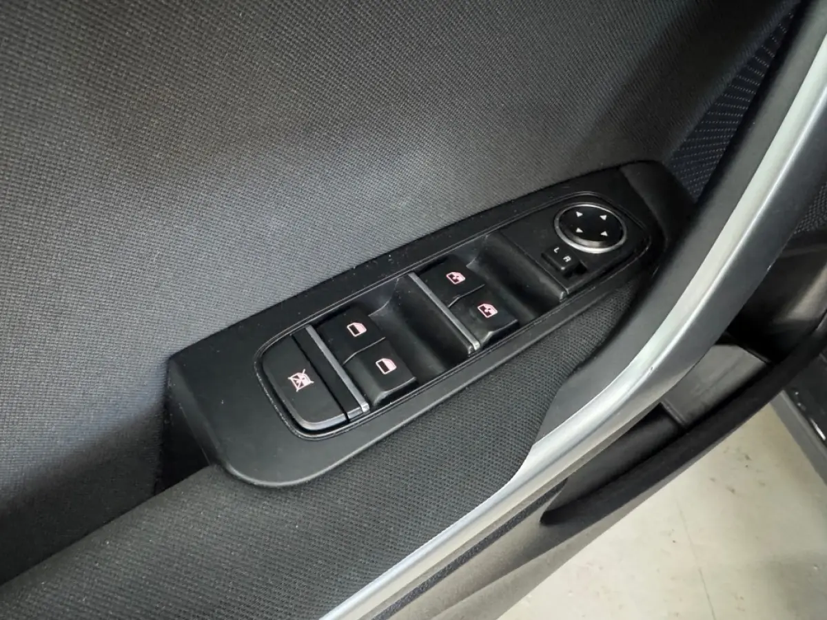 Sportswagon 1.5 T-GDI Vision Sportswagon / 26429 km / Apple carplay / Stuurverwarming / Boekjes ingevuld aanwezig.