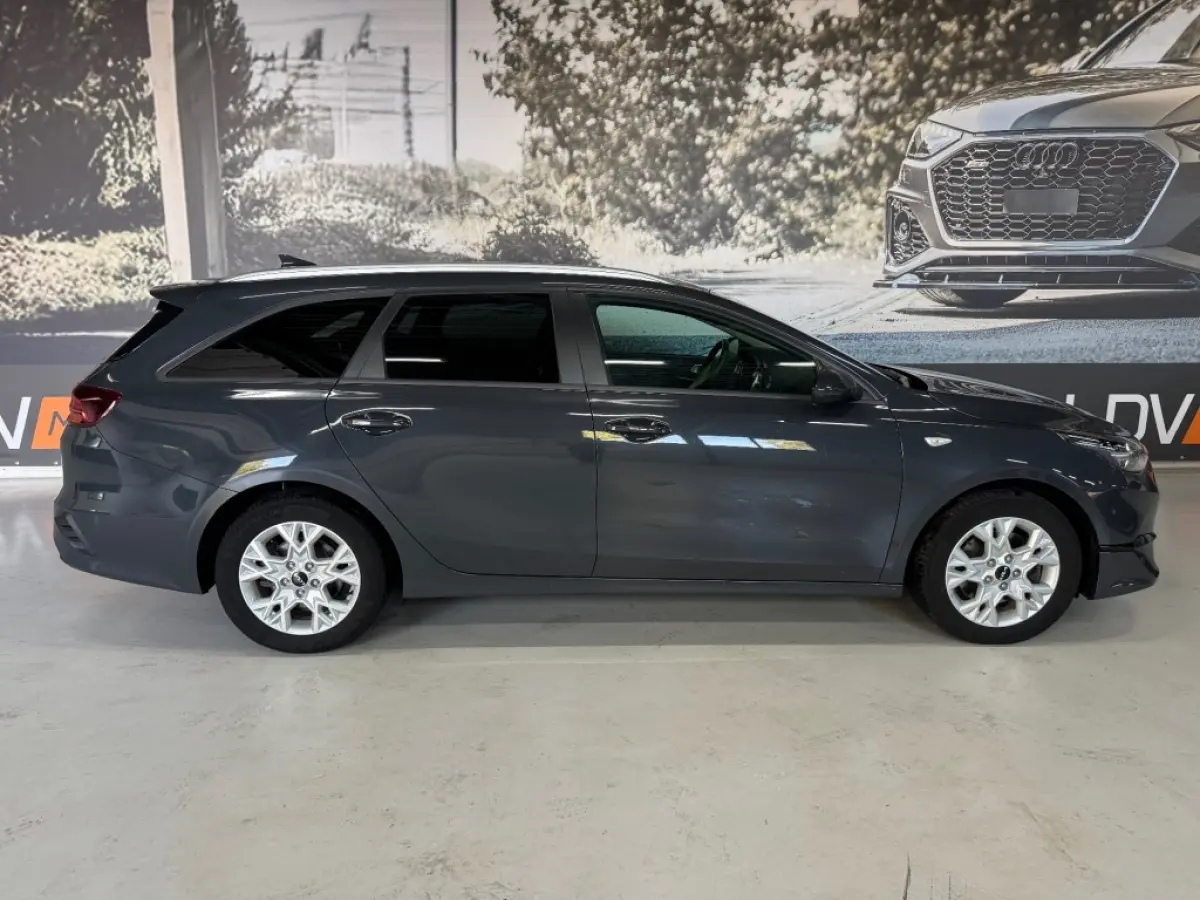 Sportswagon 1.5 T-GDI Vision Sportswagon / 26429 km / Apple carplay / Stuurverwarming / Boekjes ingevuld aanwezig.